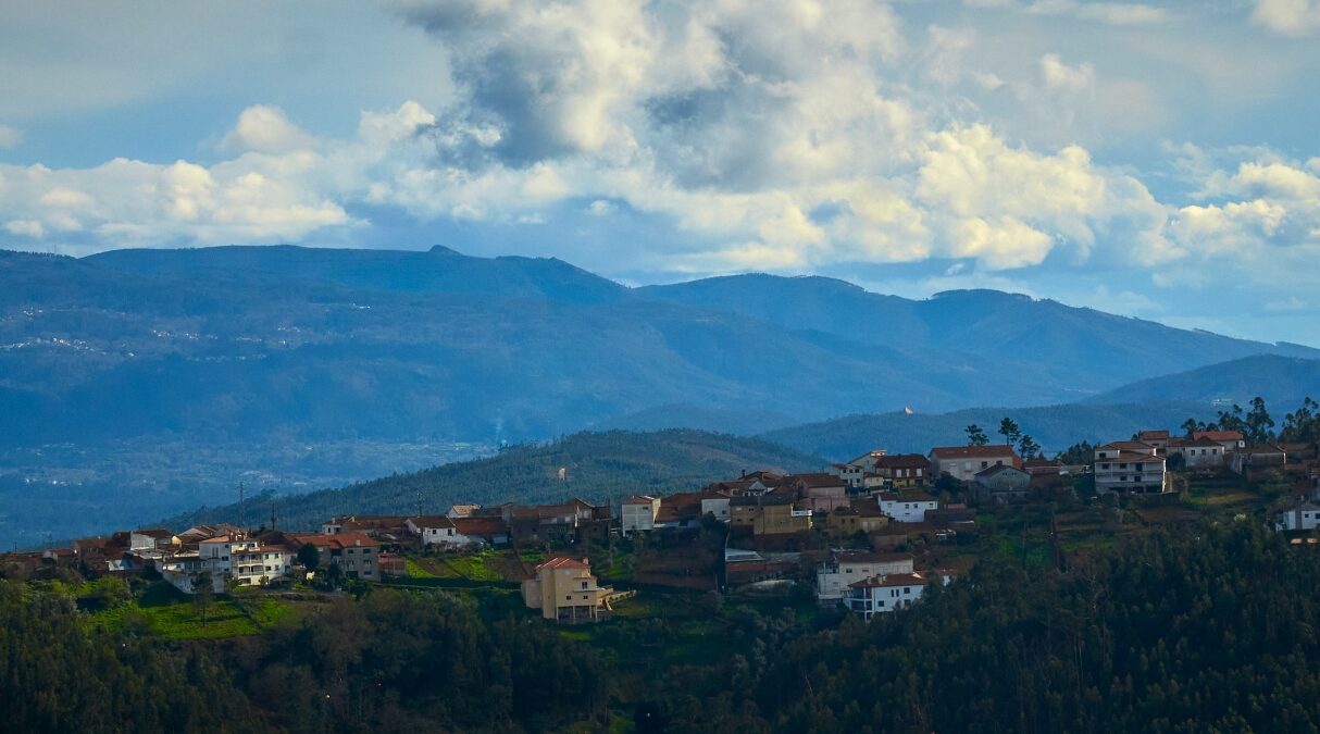 Colmeais Landscape 01